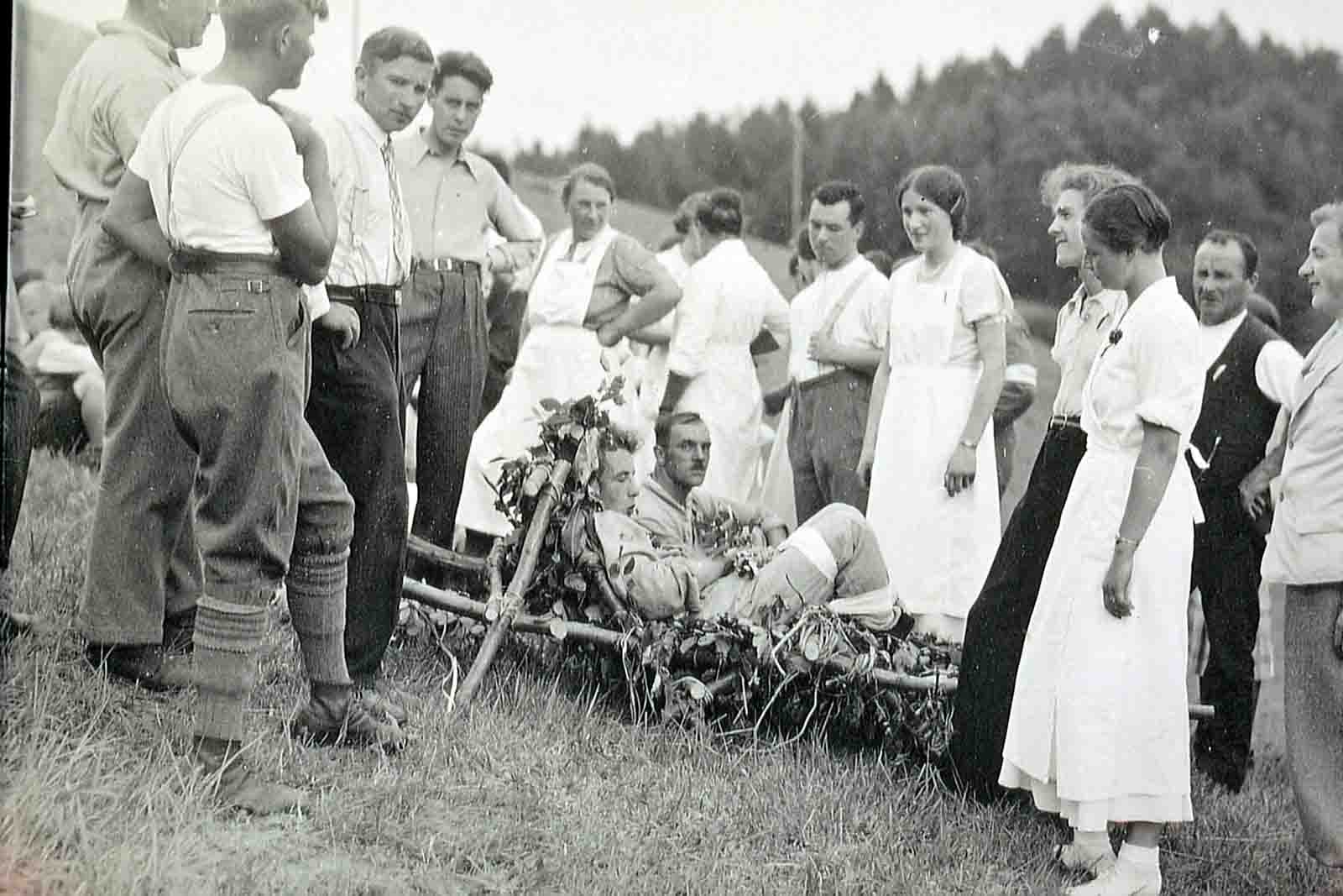 Feldübung der Höngger Samariter, undatierte Aufnahme.