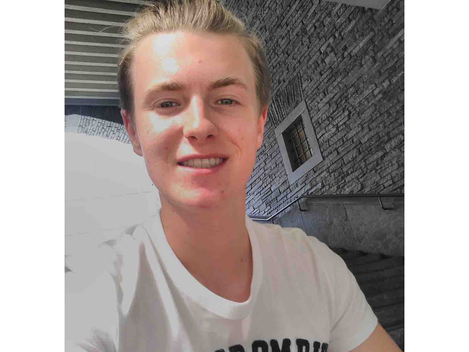 Der 19-jährige Fabian Egger, alias «Der Praktikant» will ein erfolgreicher Influencer werden.