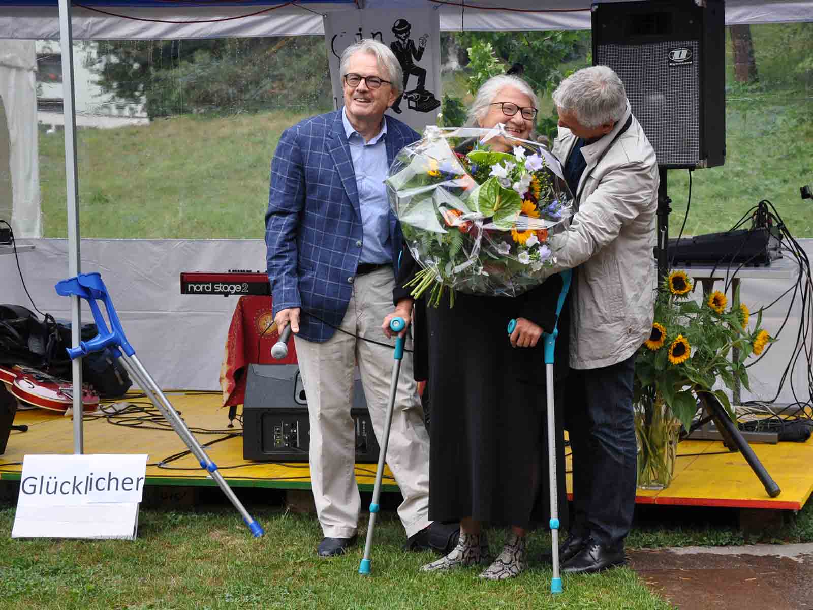 Mitarbeiterin Isabella Glückler wurde nach 32 Jahren in den Ruhestand entlassen.