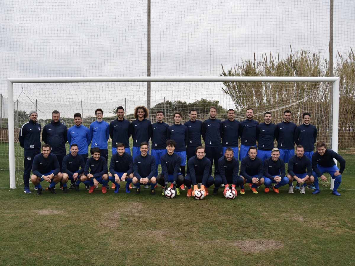 «S’Eis» des SV Höngg hatte trotz Grippe-Virus gut lachen in Valencia.