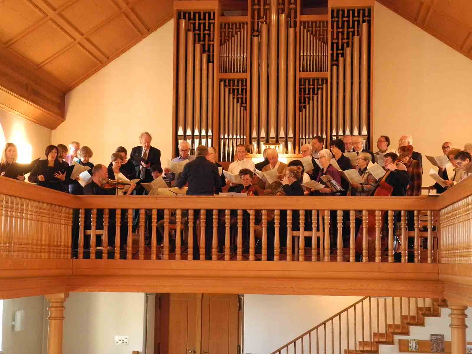 Der reformierte Kirchenchor lud am Gründonnerstag gemeinsam mit Orchester, Organist und Solistinnen zum Konzert.