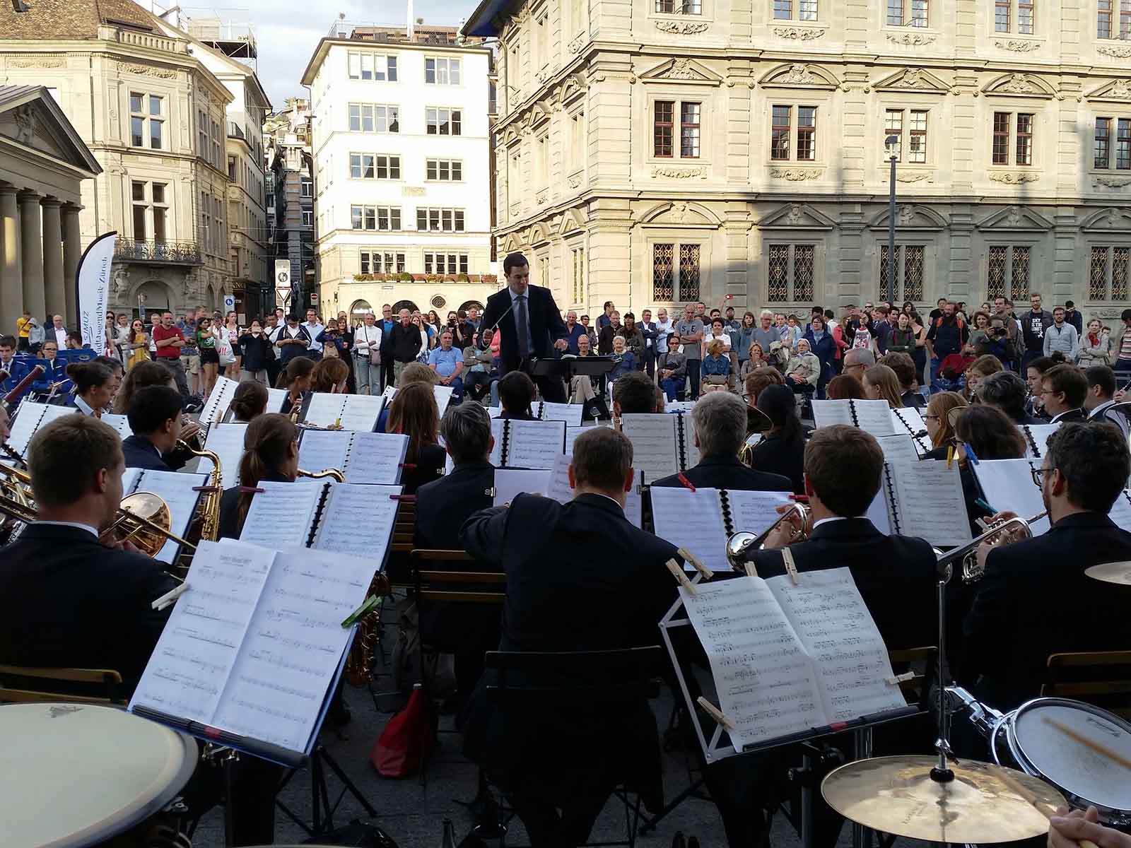 Der Musikverein Zürich-Höngg musiziert im Herzen Zürichs.