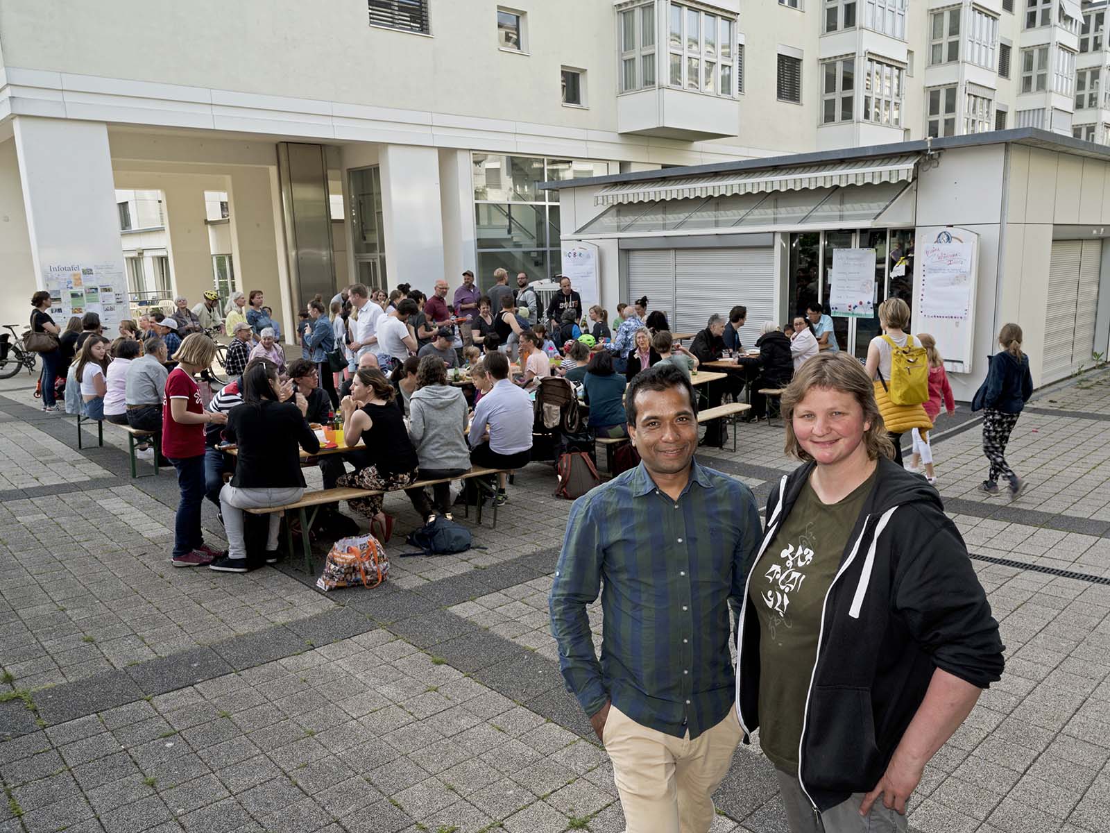 Aminul Islam und Dagmar Schräder übernehmen gemeinsam die ehemalige Filiale der Bäckerei Keller und eröffnen das «CaBaRe CaféBarRestaurant».