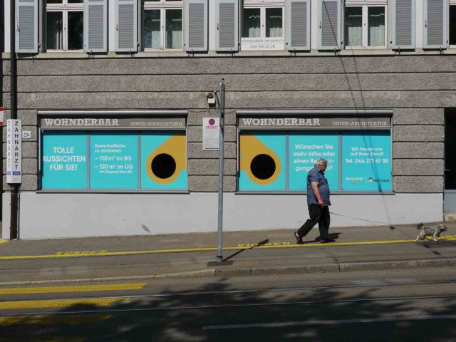Leere Läden sind zum Vorbeigehen: Mieter gesucht an der Limmattalstrasse 204.