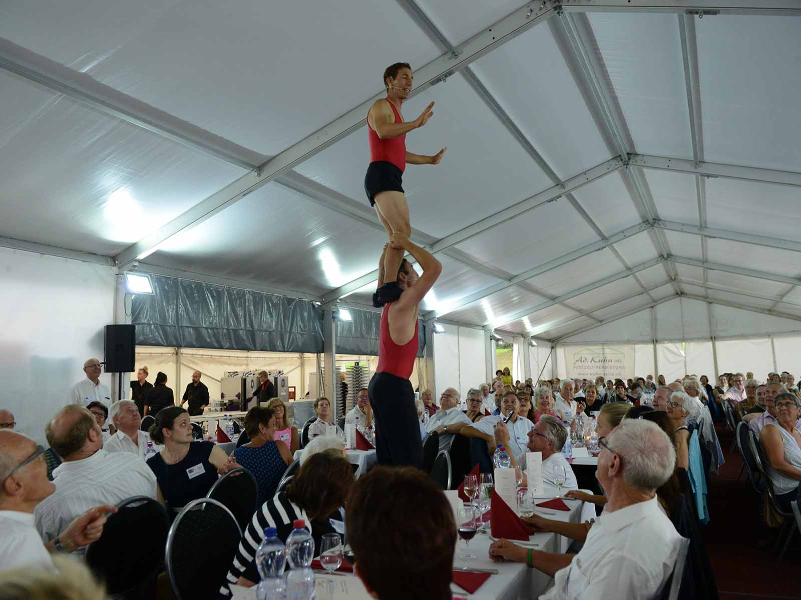 Das Duo «Handundstand» beeindruckte mit Witz und Akrobatik.