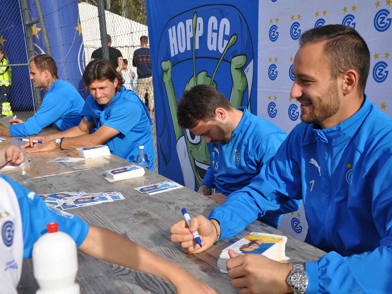 Die vier Profispieler vom GC hatten alle Hände voll zu tun.