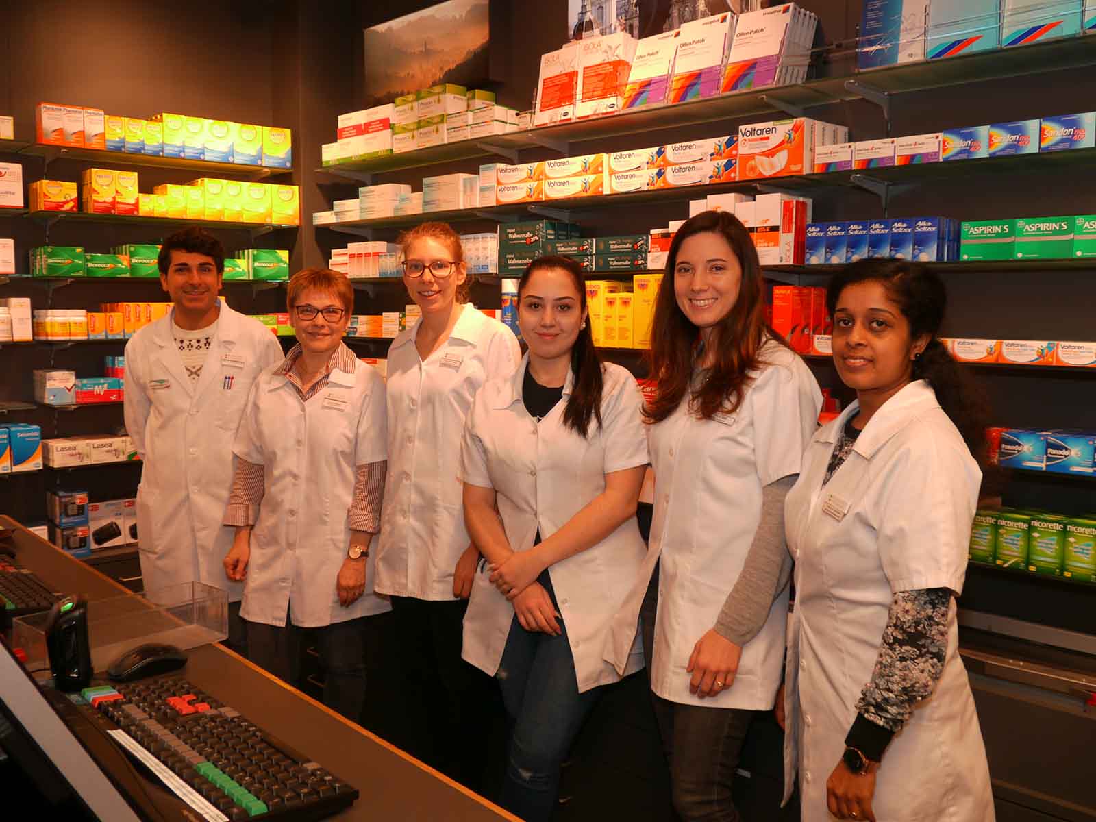 Das Team der Apotheke Im Brühl, ständige Weiterbildung ist auch eine gesetzlich vorgeschriebene Pflicht..