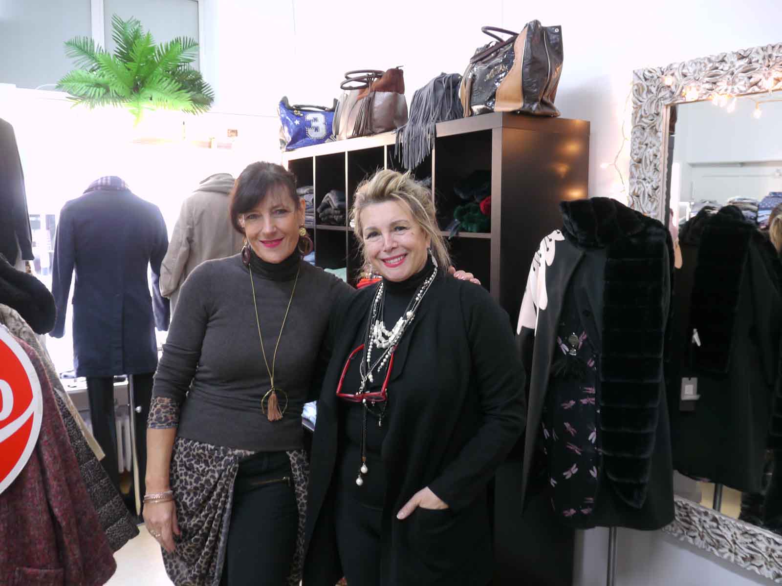 Francesca Cappello (r.), mit Assistentin Ursula Leiser
