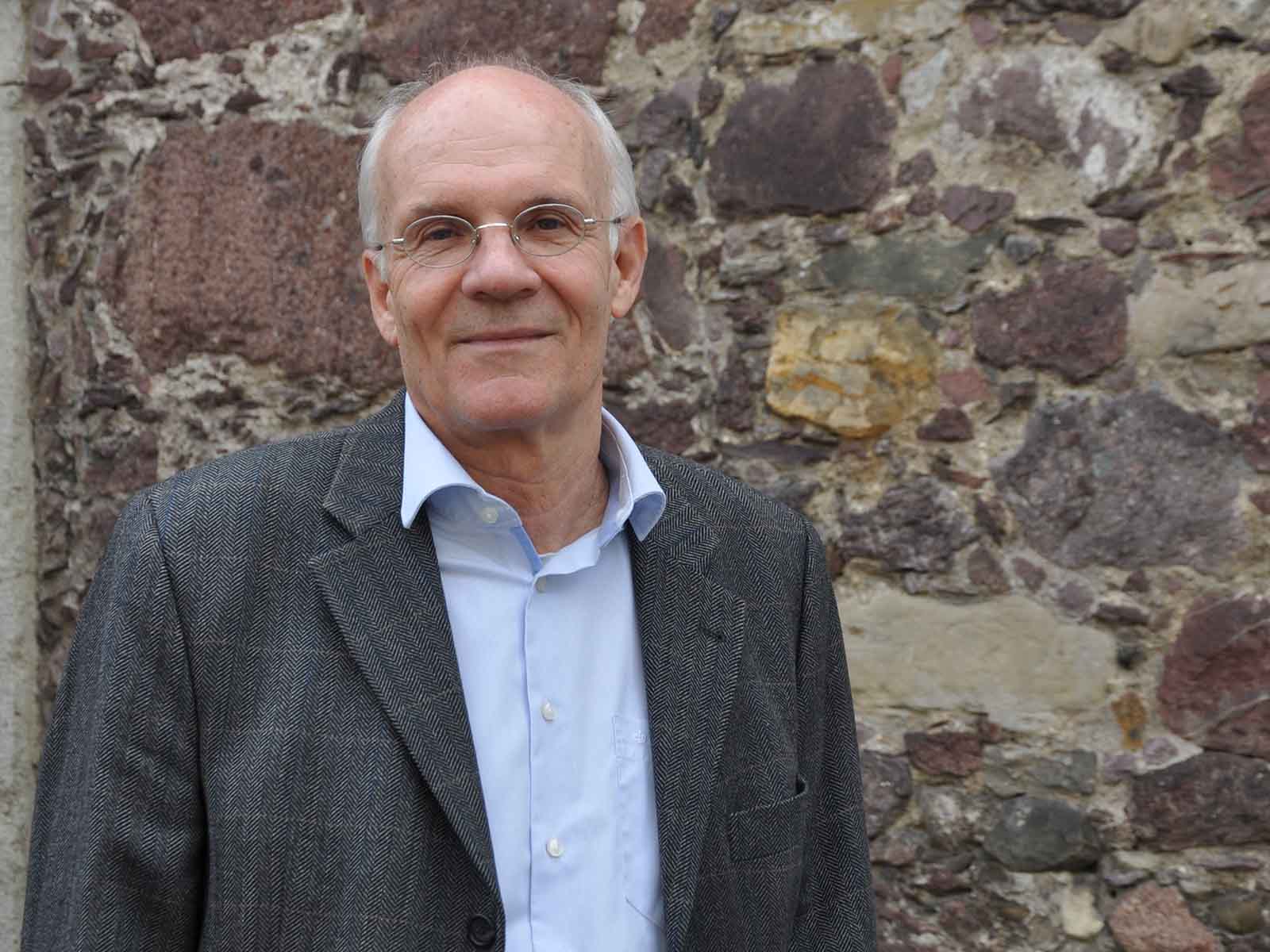 Höngger und Polizeireporter Stefan Hohler präsentiert sein neues Buch "13 Mordfälle und ein Amour fou".