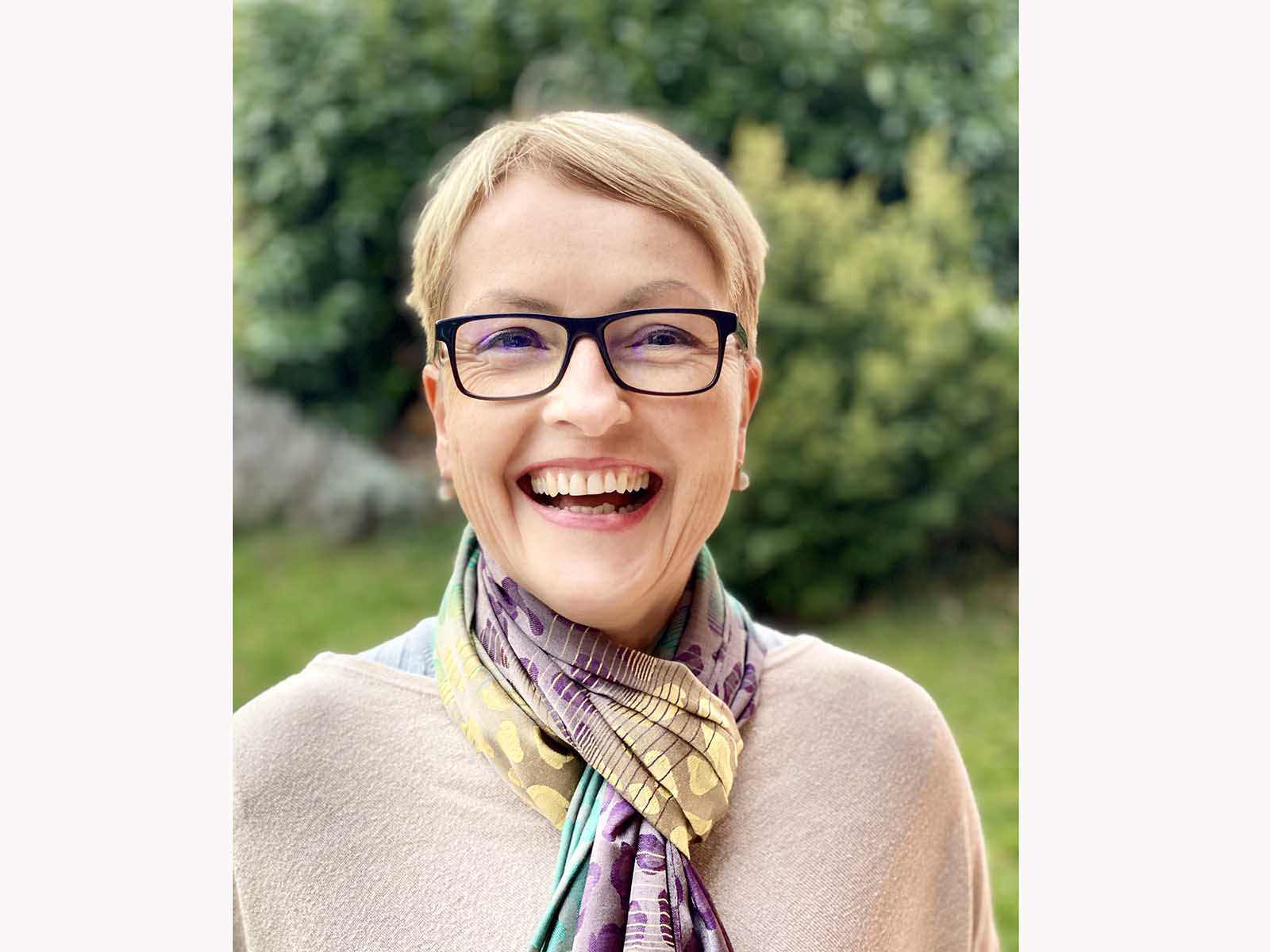 Petra Englands Markenzeichen: Ihr herzliches Lachen.