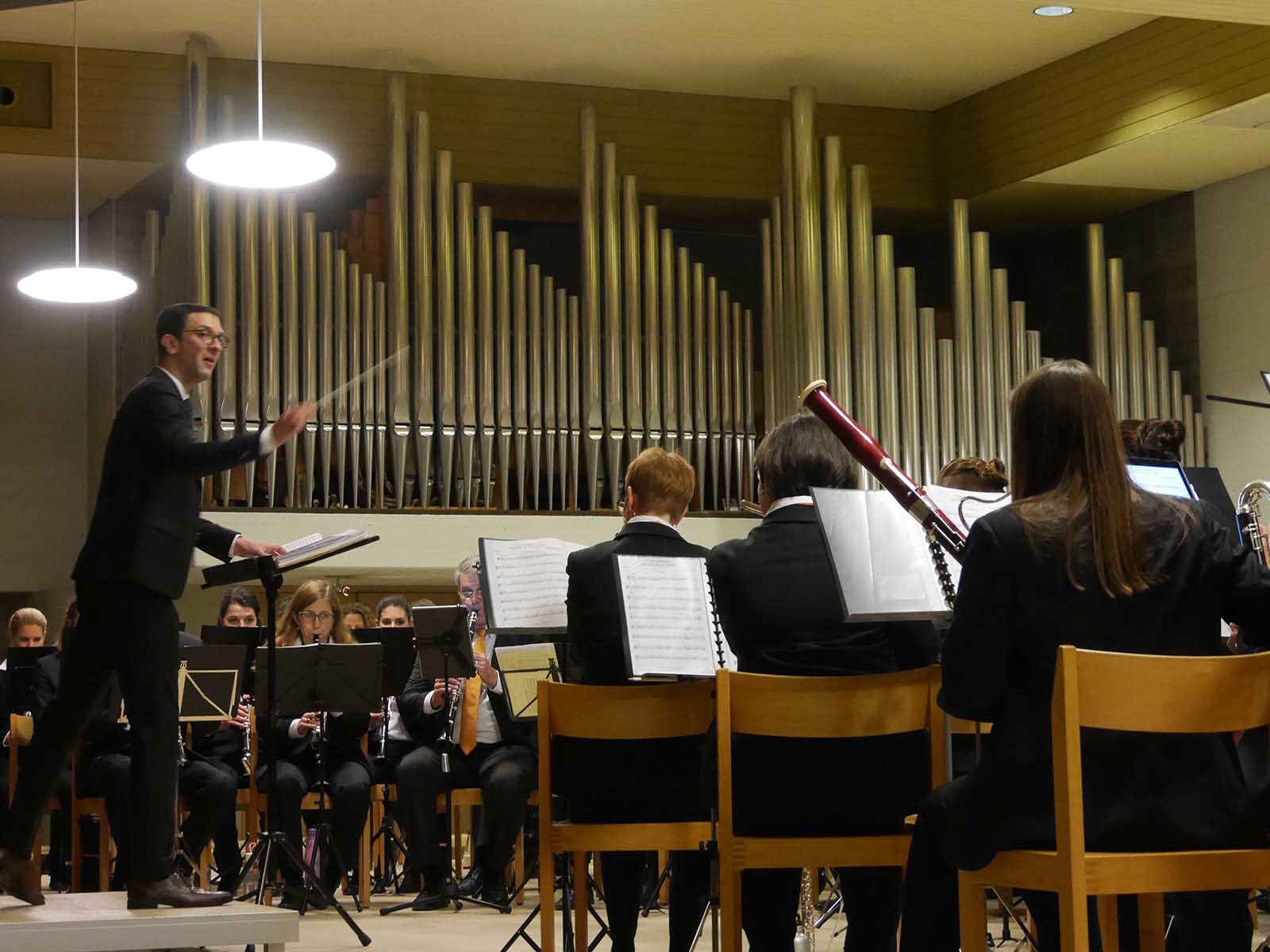 Geleitet wurde das Orchester von Dirigent Bernhard Meier.