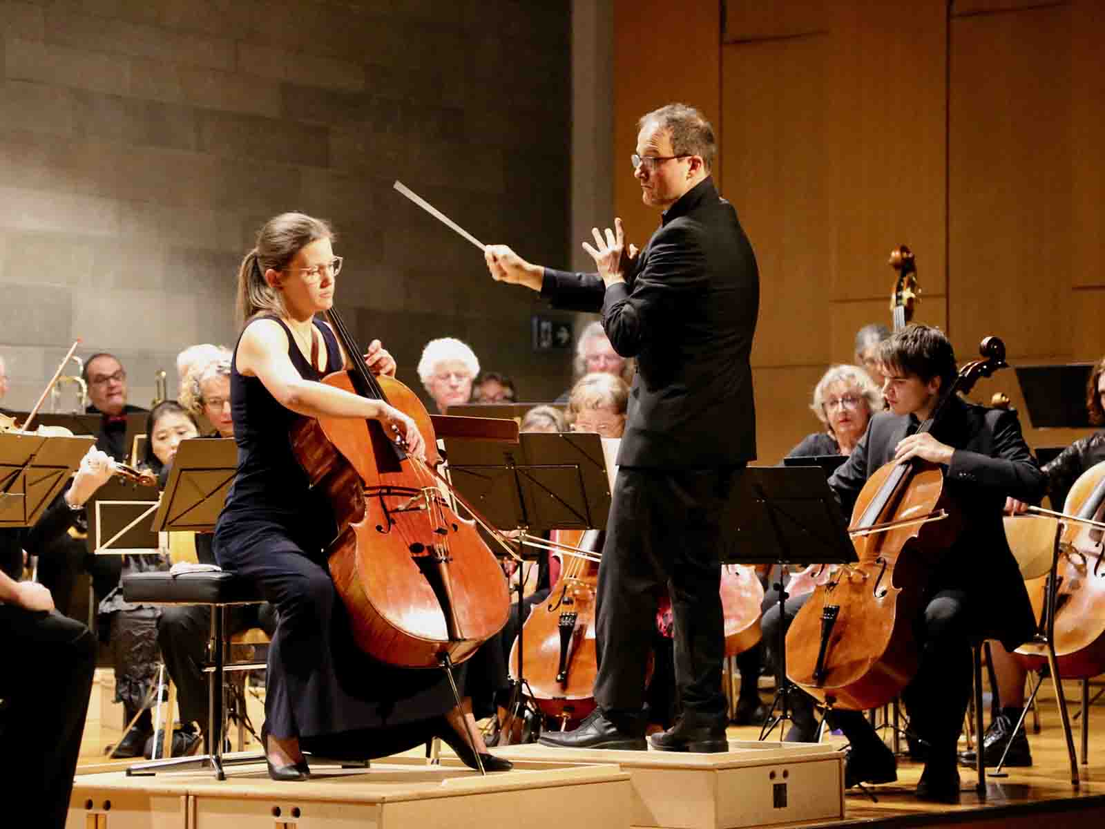 Die Winterthurer Cellistin Julia Pfenninger glänzte in Dvořáks Cello-Konzert mit der Sinfonietta Höngg.