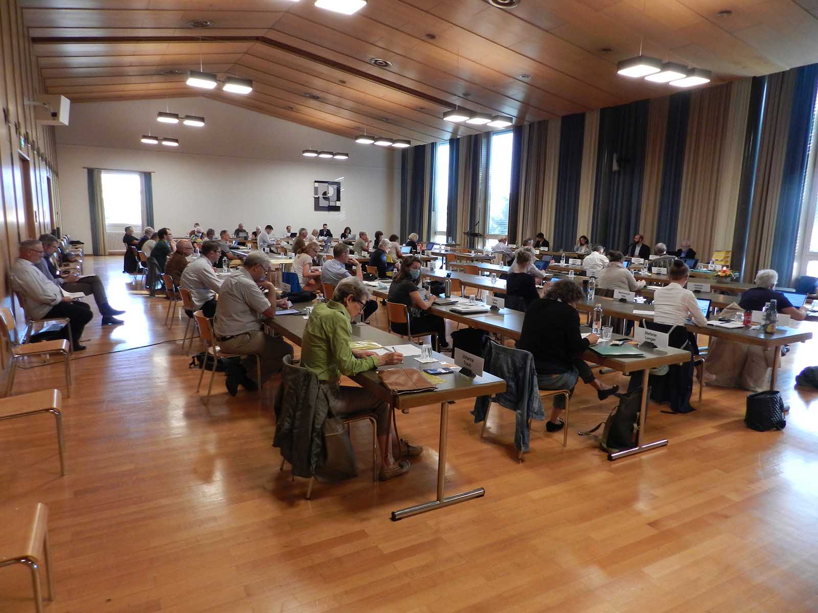 Covid-19-konforme Sitzung des Kirchgemeindeparlaments in Höngg.