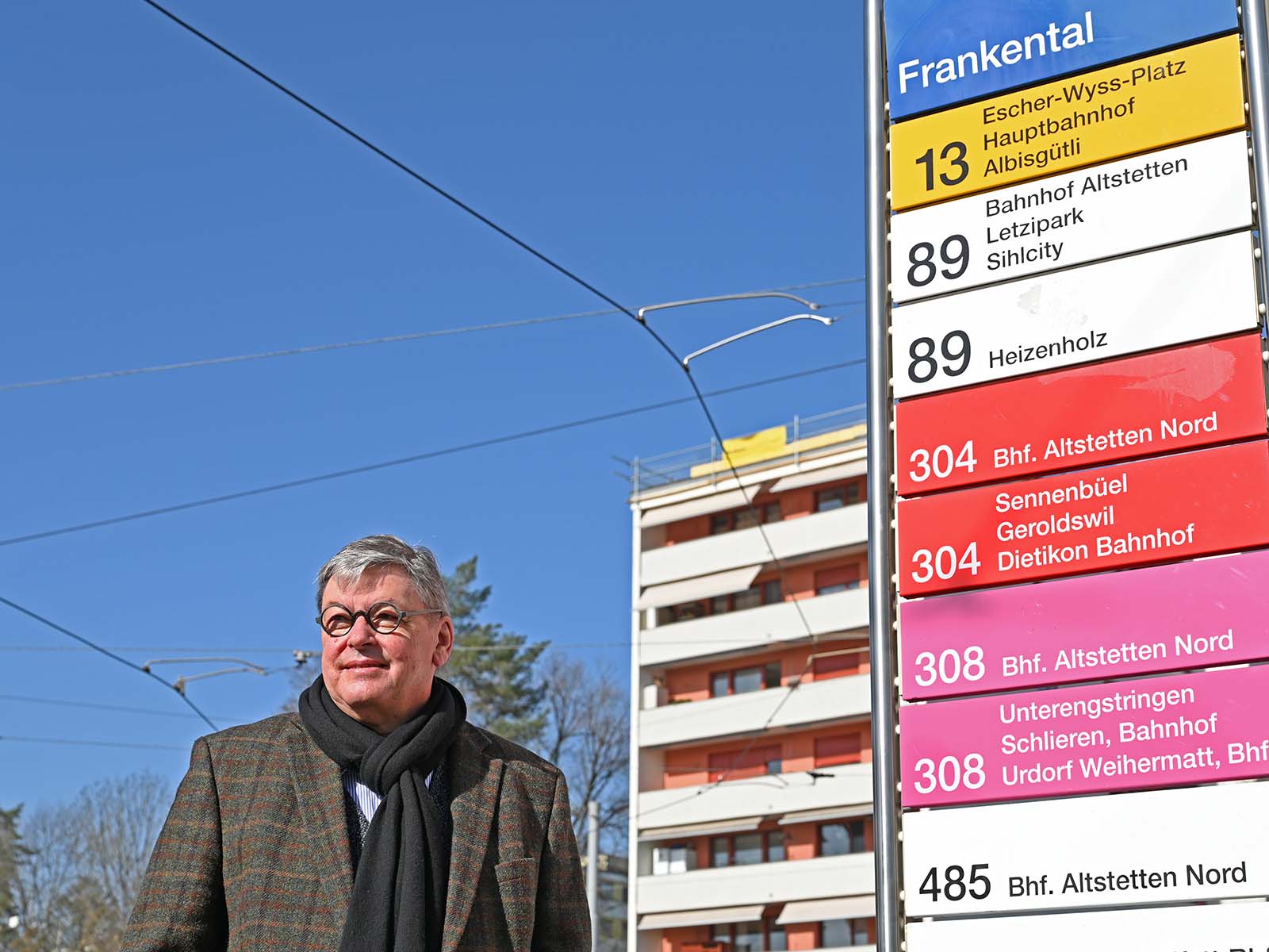Gerd Folkers an der Endhaltestelle der Tramlinie 13 im Frankental, wo er auch zuhause ist.