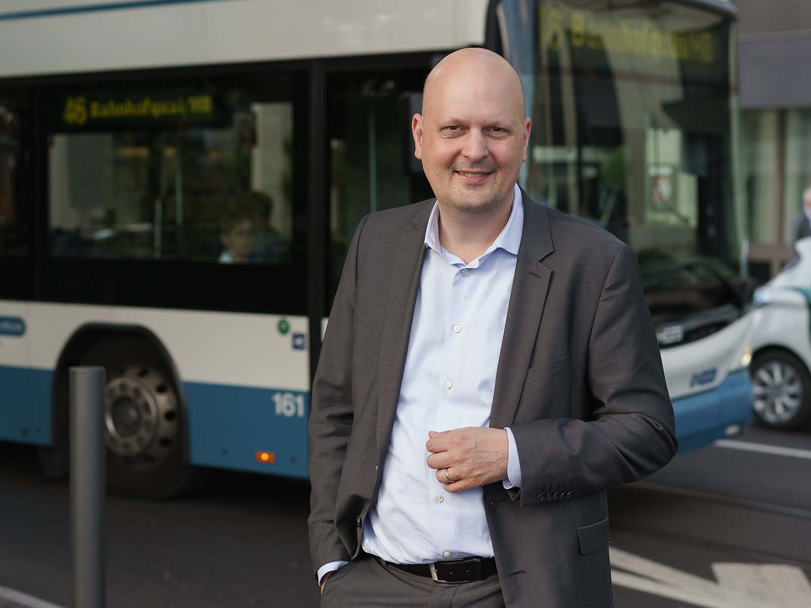 Stadtrat Michael Baumer wünscht sich einen Ausbau-, statt Abbau des öffentlichen Verkehrs.