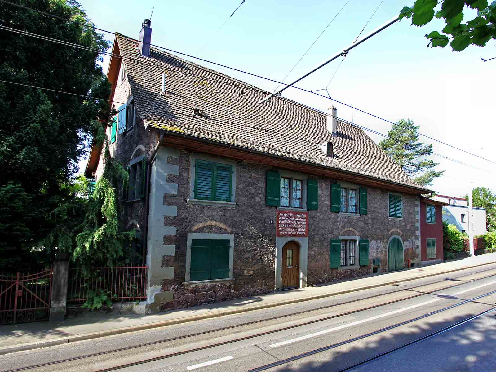 Das Herrenhaus an der Limmattalstrasse 9 stammt aus dem Jahr 1674.