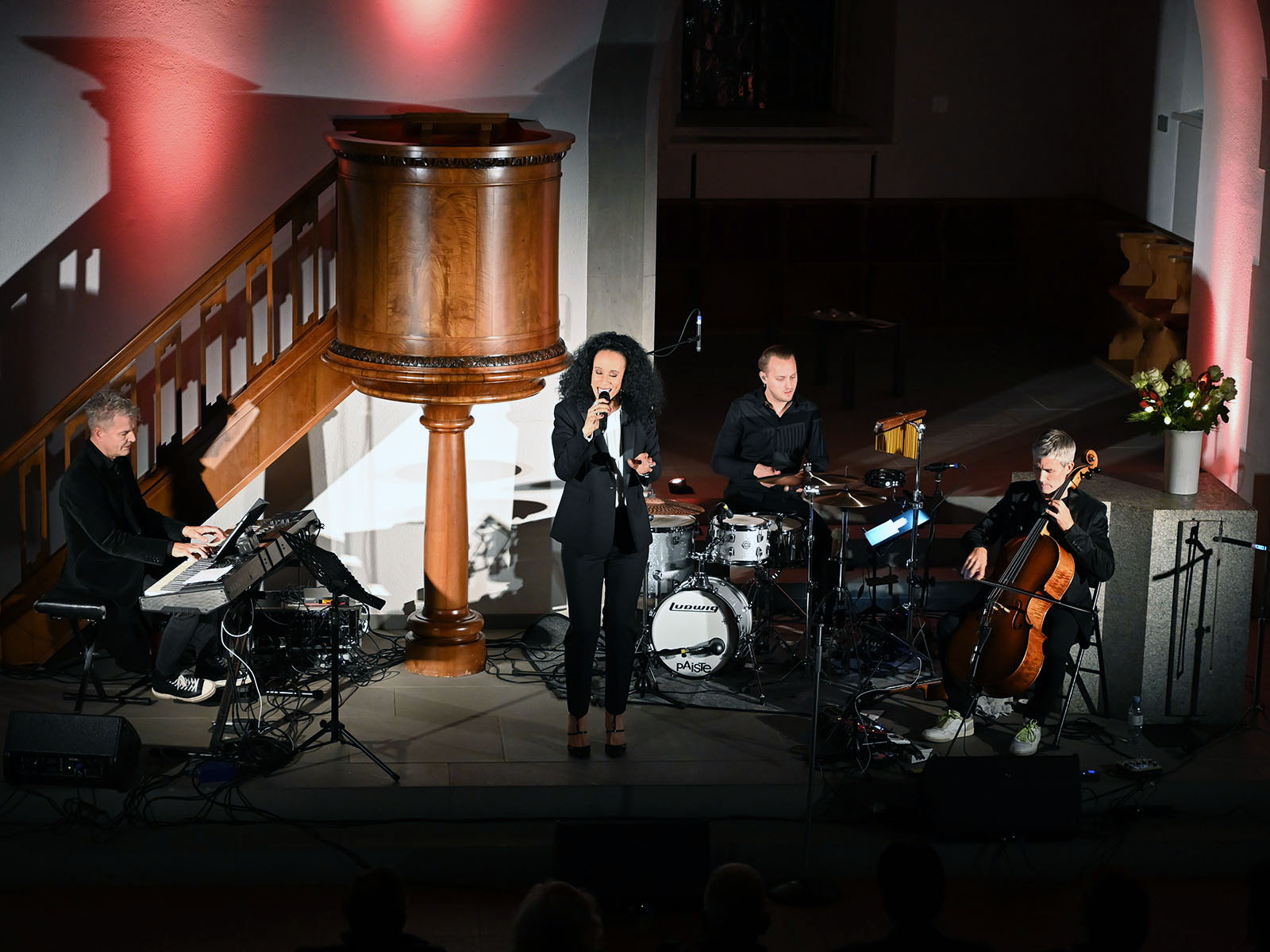 Nubya und Band in der Reformierten Kirche in Höngg