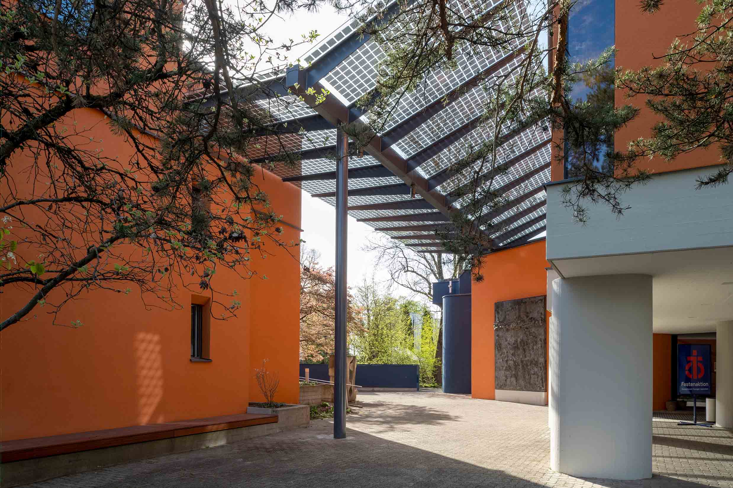 Höngger.ch Solarpreis für Zentrum Heilig Geist